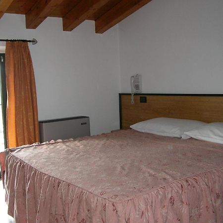 Hotel La Pergola Moniga del Garda المظهر الخارجي الصورة