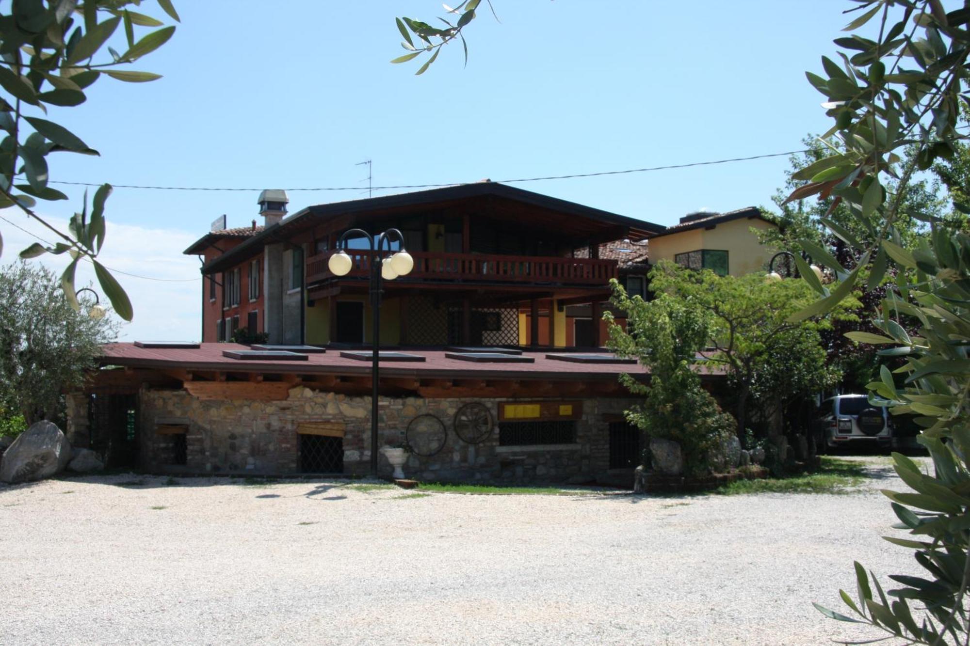 Hotel La Pergola Moniga del Garda المظهر الخارجي الصورة